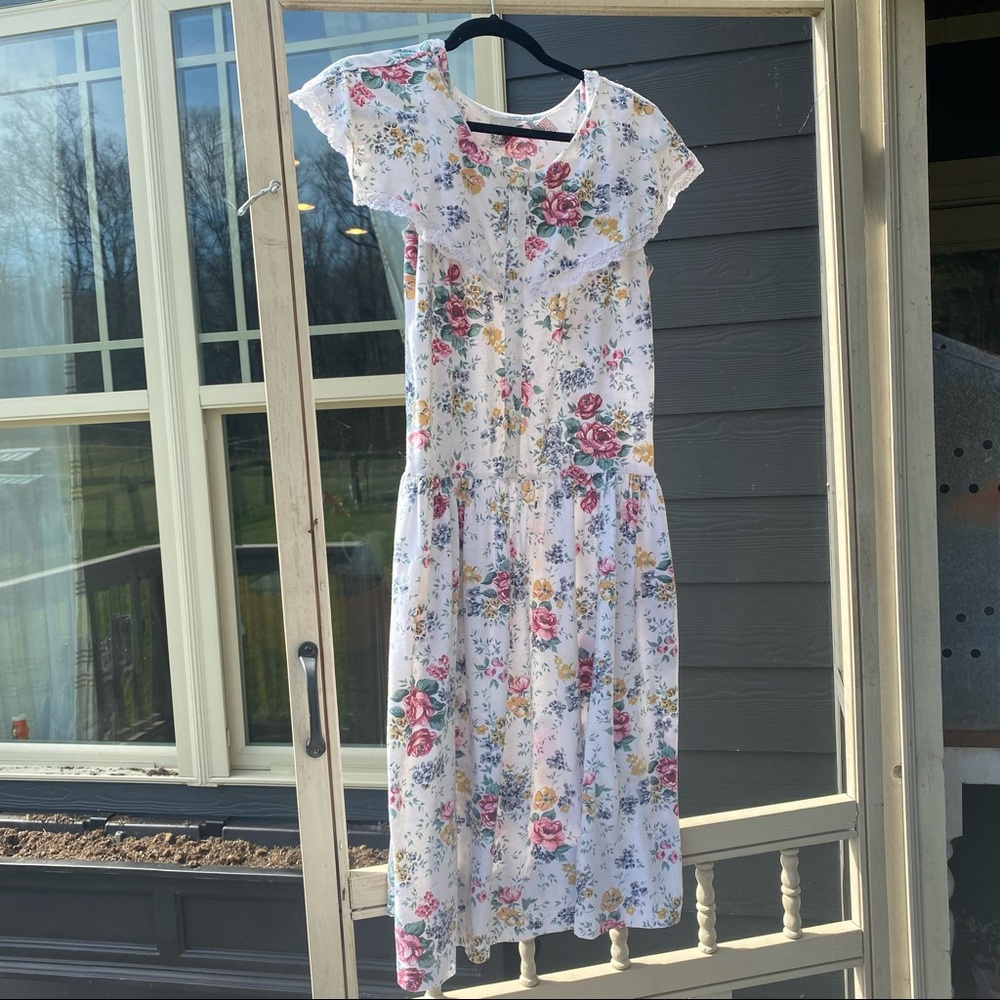 Vintage cottage core cotton floral garden dress